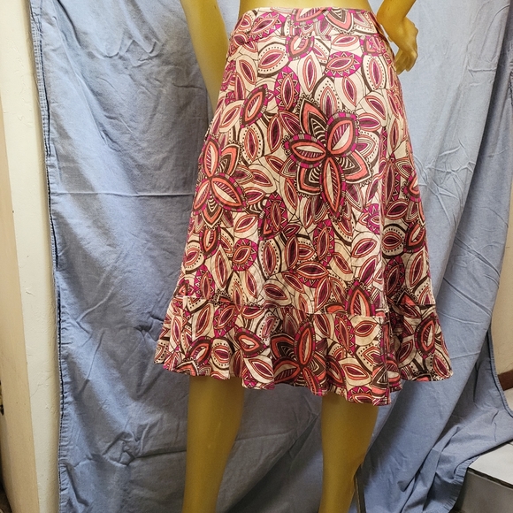 A-Line Ruffle Hem Skirt with Pockets Floral/Leaf Pink, Fuchsia, Brown Size 12 - Picture 2 of 6